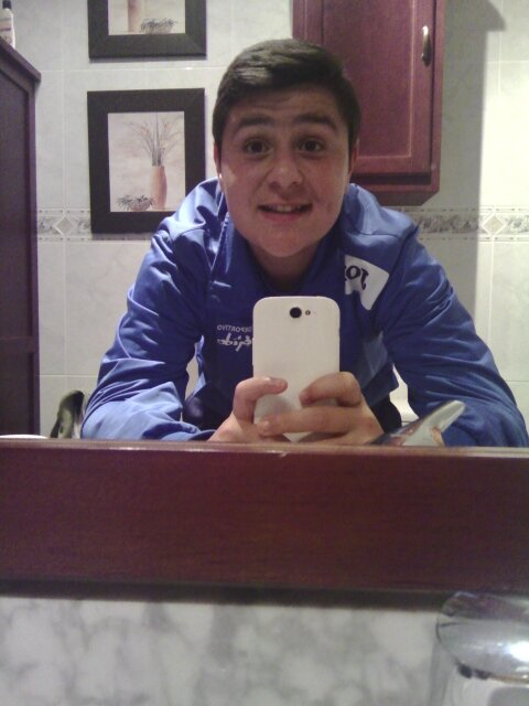 Desde el 00 de pie. Mi vida el futbol jugador del CD El Ejido Infatil A y fanatico del Real Madrid El Mejor como no HALA MADRID El Ejido LA LOMA
