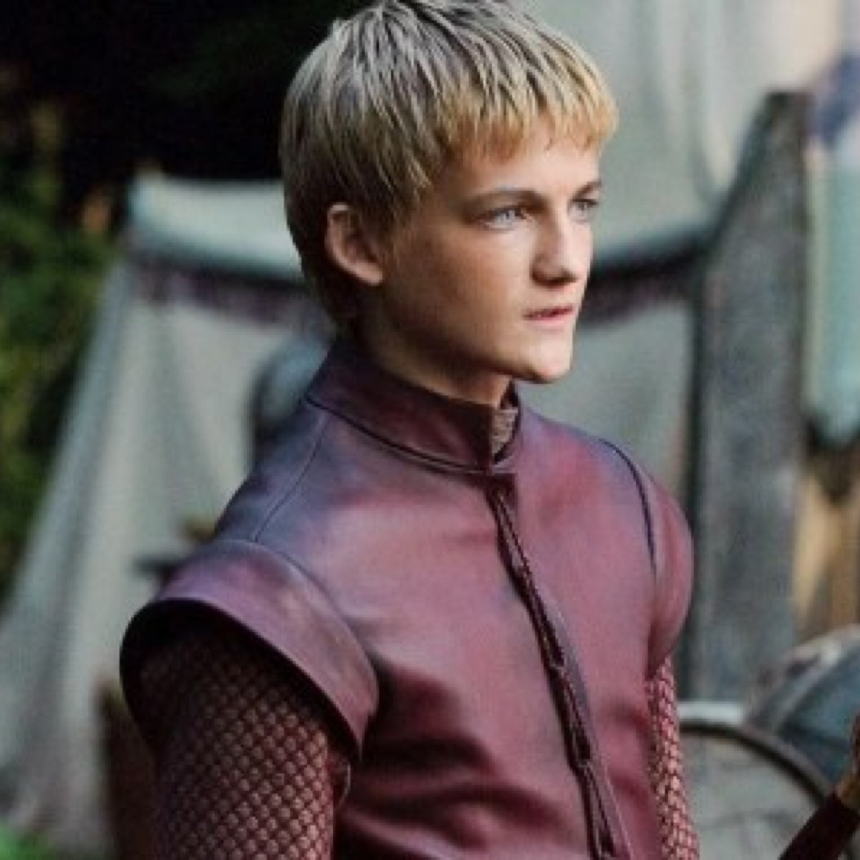 A boy that lost his famliy and now surviving the dangerous of Middle Earth. Is hardly ever seen by the day and mostly seen by night but no one knows why