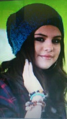 16 años. Guapa,soltera,amable,simpática,divertida,glotona,estudiosa,comprensiva y romántica,soy más de lo que crees. Fiestera y sociable#FICamp ★