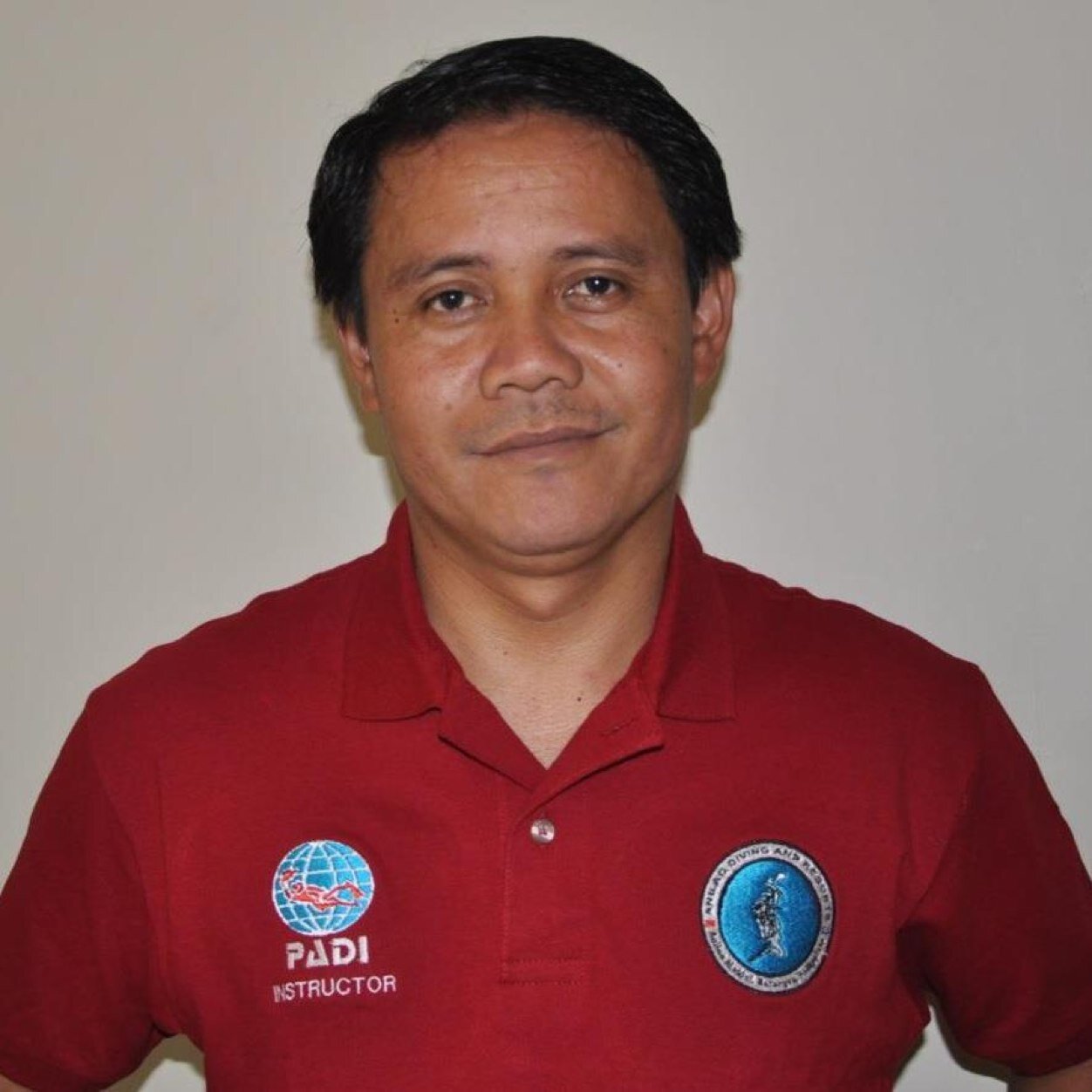 PADI IDCS Instructor, organising dive trips, dive packages and scuba dive courses in Anilao Mabini, Batangas, Philippines.