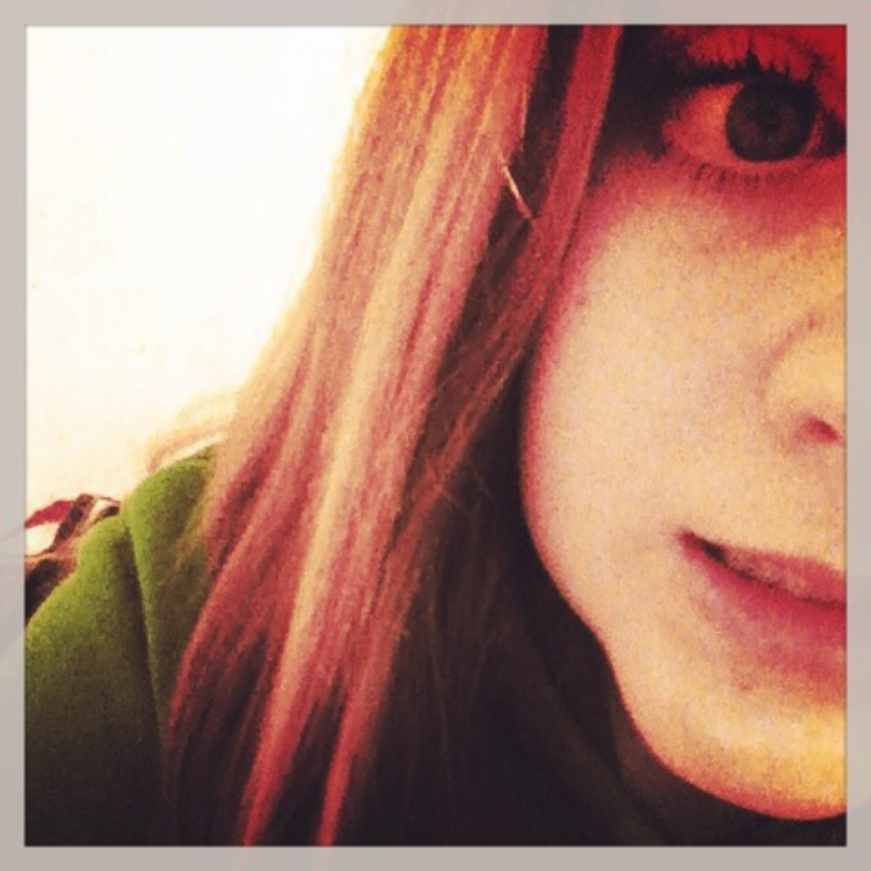 One direction, Justin, Miley, Rihannaa, I love my girlyss:* Follow @Ded1cated_To_1D , @B1zzleBieber (My others) i follow back , Instagram: B1tch_plss  f4f:)