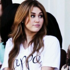 ✖ e essas jiley shipper aka lixo do fandom que vivem de montagem e fanfic?▼