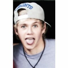 ♡ I don't have friends so I obsess over one direction ♡