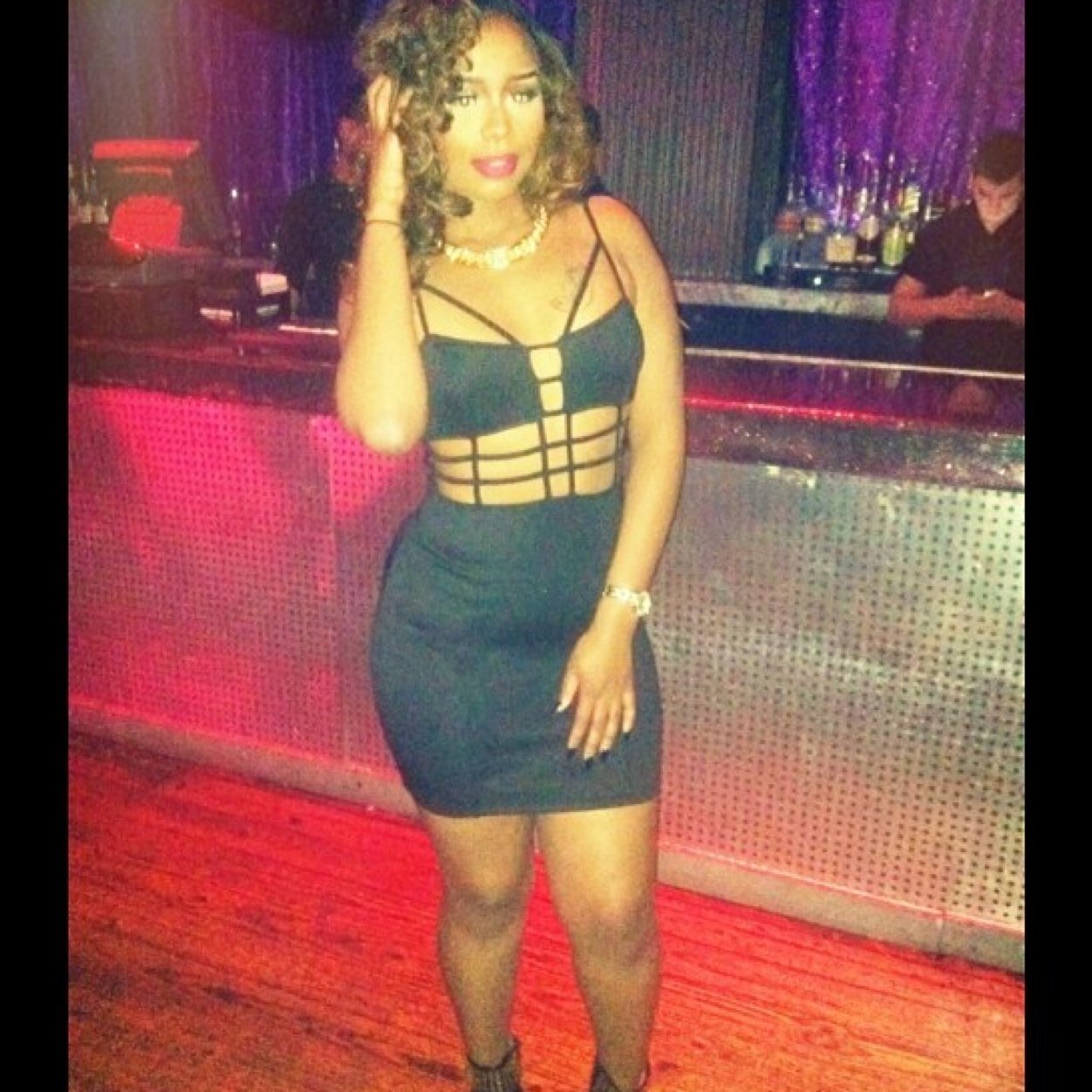 Mama ain't raise no fool.
College student
Volleyball queen