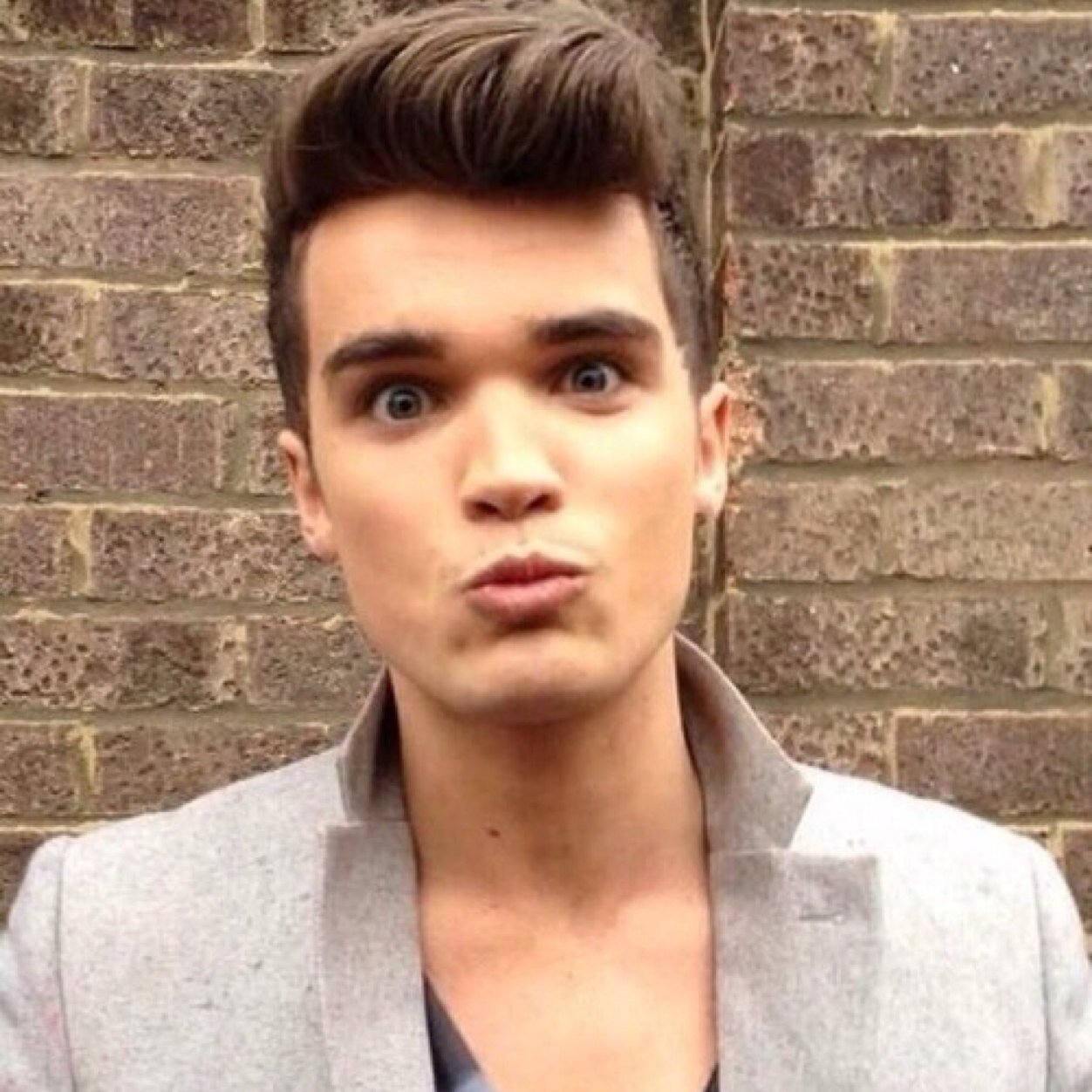 Follow and ask @5secondsoflozza for a dm to Josh Cuthbert