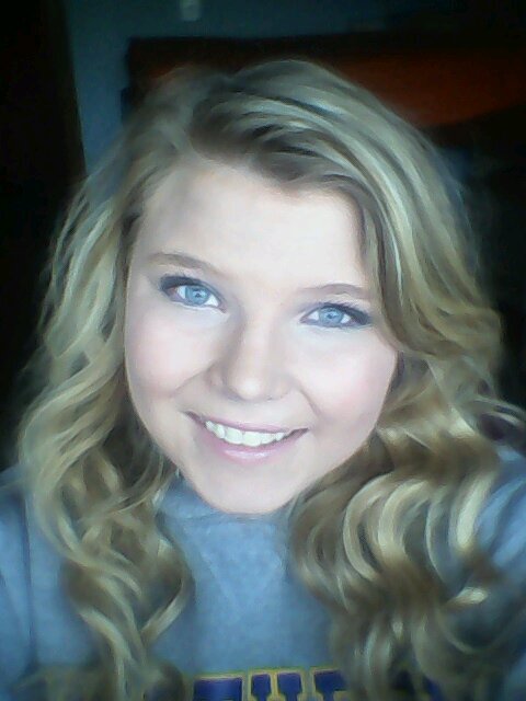 I love colorguard,food, and music :) thats me