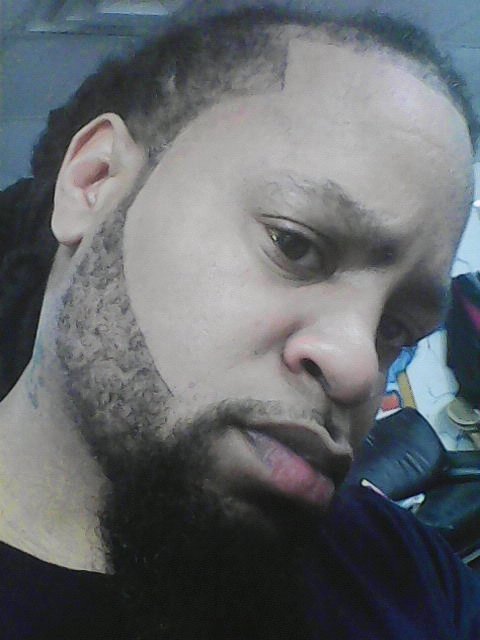 Barber In The Day ... Party Promotions at Night.... Keep The Ladies Smiling.....Loyal To My Friends... Follow Me: @Limloyal