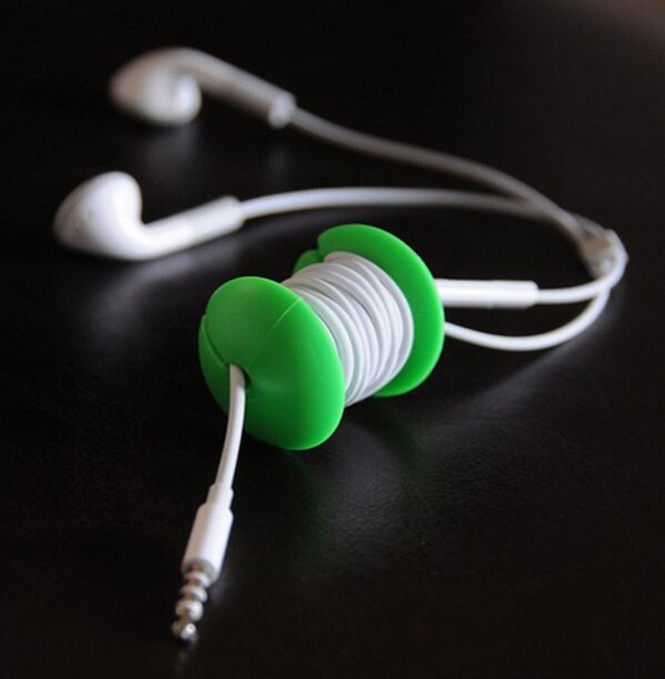 Trying to reduce the tangles in your headphones and cords one AppleCore at a time!