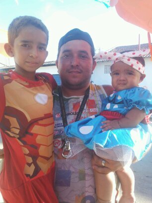 Me defendo com sorrisos e ataco com silêncios.maicon