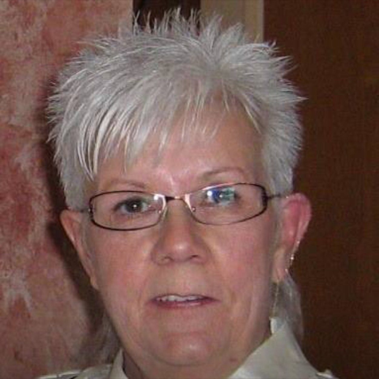 e1dufresne1's profile picture. I am a small business owner @donerightsports . I love gardening, camping and learning social media .