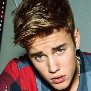 i luv mi family they i r the IMPORTANT people in mi life right now im also 1 the most random people n i can make people laugh coz of it #random @justinbieber