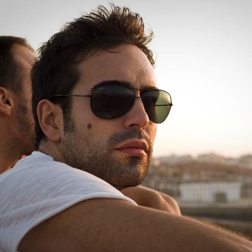 #Periodismo #Fotografía #Comunicación #SocialMedia | Lo que me mueve es comprender lo que me rodea | Be water, my friend! ▶️ @HablaComCopr