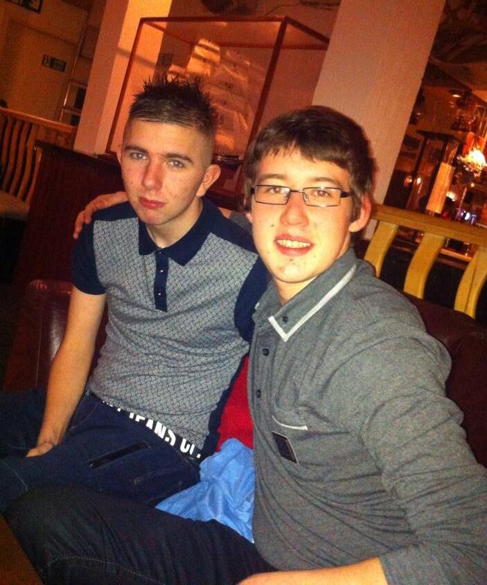 Kieran Anderson
18
Girvan
Follow me, I'll follow back!
