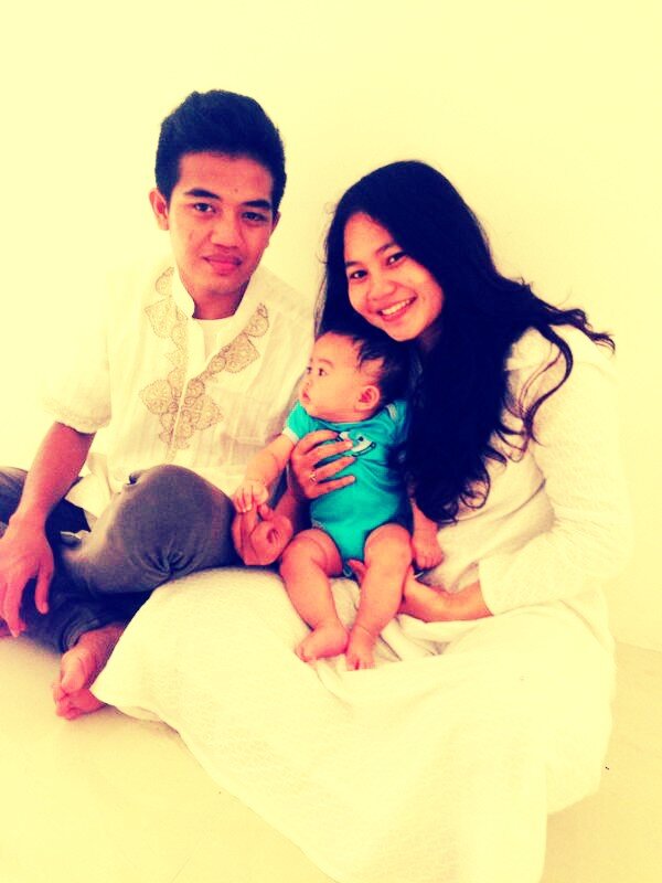 Broadcasting UMB , love you mom and love you dear 08974566431 ( 22F35121 )