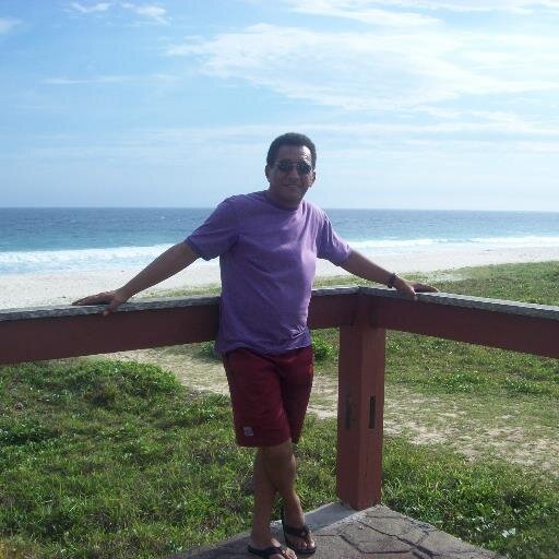 Estatura mediana (1,65m) Professor nível Fundamental e Médio (Formação em Matemática e Física), Arquiteto (incompleto), casado, 57 anos...