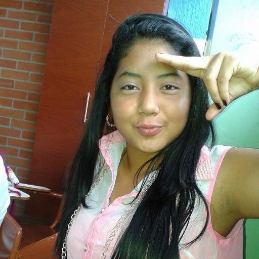 Vivir no es sólo existir,
sino existir y crear, 
saber gozar y sufrir 
y no dormir sin soñar. 
Descansar, es empezar a morir.