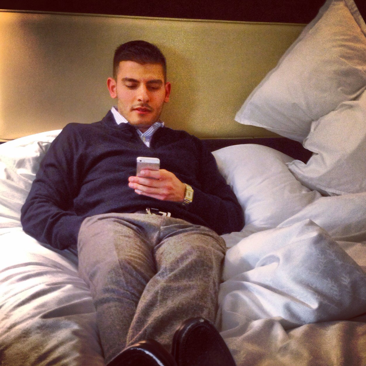 sakagar's profile picture. the word ever doesn't exist