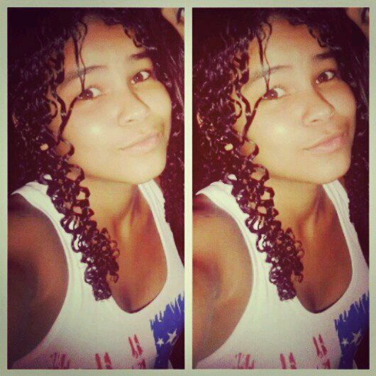 amooo futebol...mas gosto d meninos tambem ta!...kkk...sigo d vouta;-)