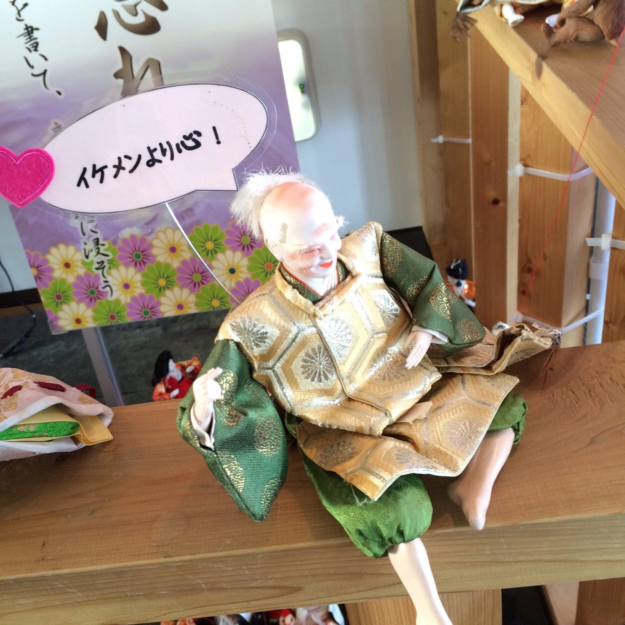 syunkus3's profile picture. いいか山賊 おれは酒や食い物を頭からぶっかけられようが つばを吐きかけられようが たいていの事は笑って見過ごす事ができねぇ小さな人間だ。