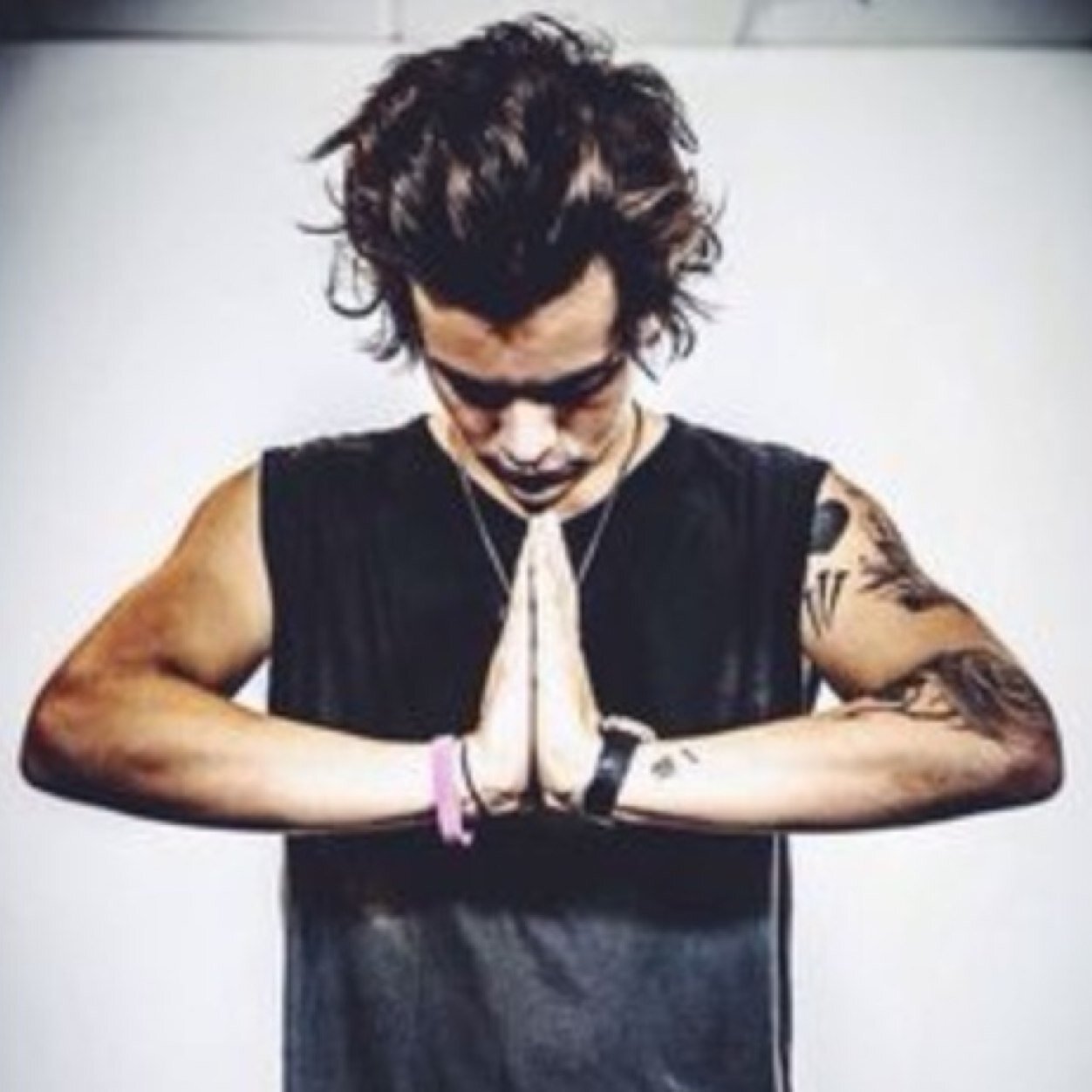 Social media addict, Harry lover, food connoisseur