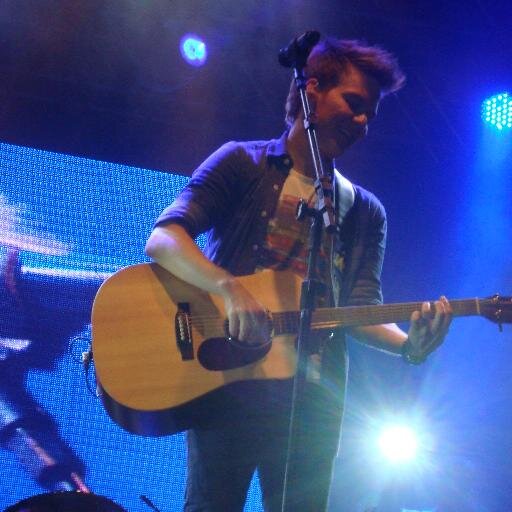 Cada palavra de amor e carinho, cada suspiro, cada lágrima de emoção, tudo é só pra você! @micheltelo * Atualizado Poor: @alexia_vanessa / Since: 13/09/12