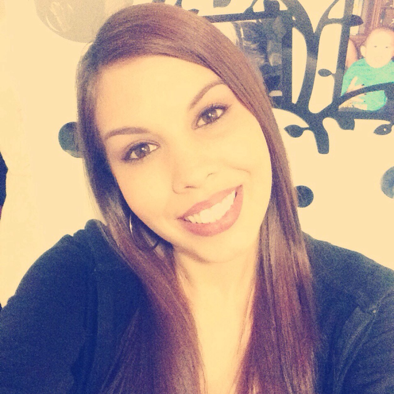 Yvonne_1513's profile picture. Mother of three beautiful children, looking to extend my business with it works also to let everyone know about their amazing products!!!