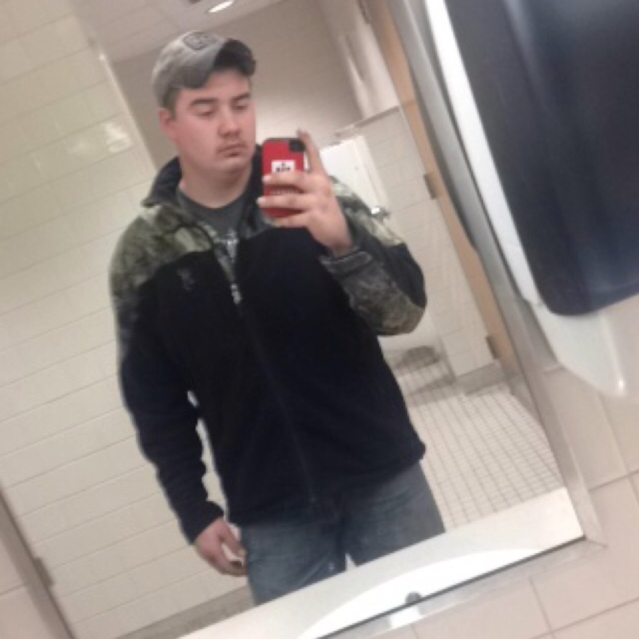 IJ chillin with friends. Rodeos. Hunting. Farming. Get at me!