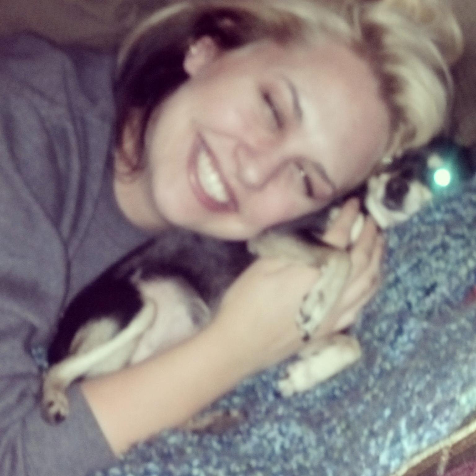 HeatherMiless's profile picture. i eat puppies