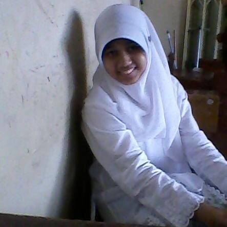 Alfiahazna's profile picture. sayang bunda :* i :* sayang family :* sayang sahabat:* :) Sayang Akha :* :) :D Sayang Aa Dika :)
