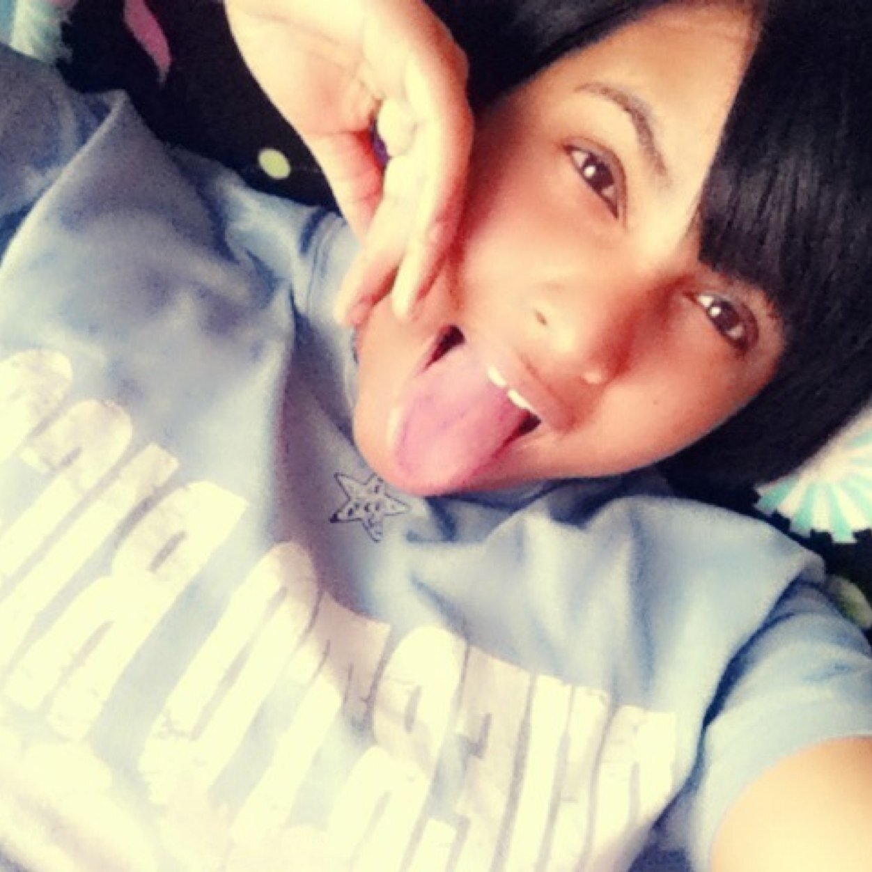 Honest curious tiny funny 
Big ass proud dominican 
Honor roll perfect studen
A and B good grades
Play Volleyball Basketball Softball varsity 
# 10 # 20 # 3 ❤