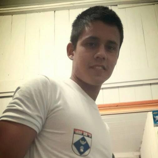 Não me importa o que digas,não me importa onde vais.
Eu te sigo a toda parte,cada vez te quero mais. GFBPA