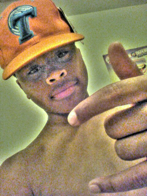Official Fan Page Of Rapper CashedOutSwift 

Just A FanPage , Follow If Your A Fan 
Follow Him @CashedOutSwift  Check Out His New Song Now