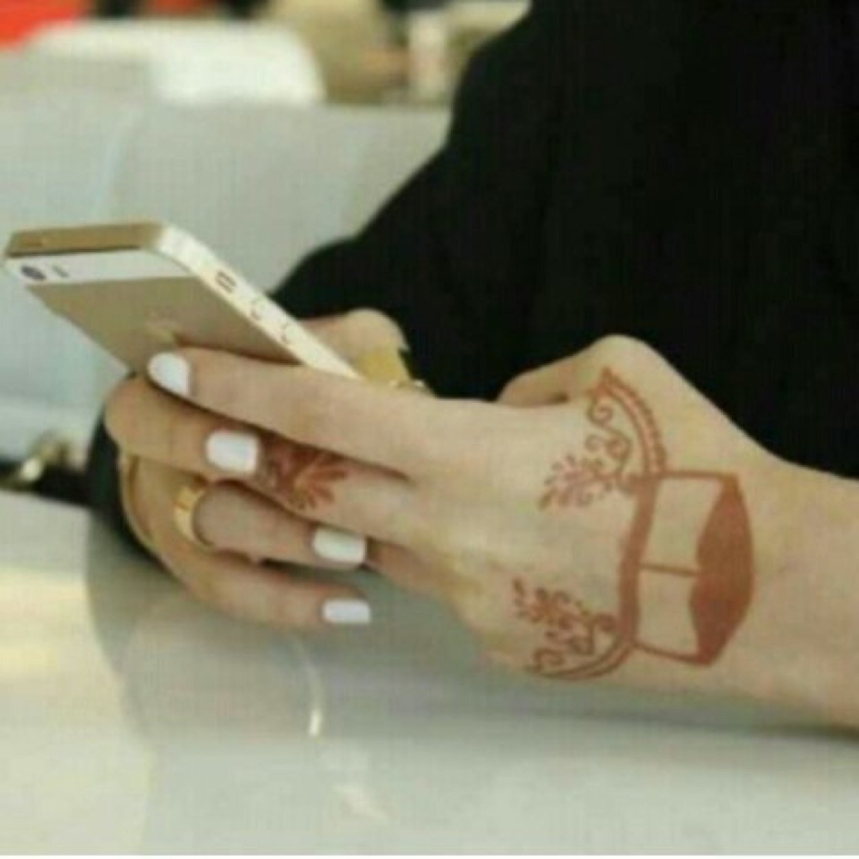 بين عيني وقلبي