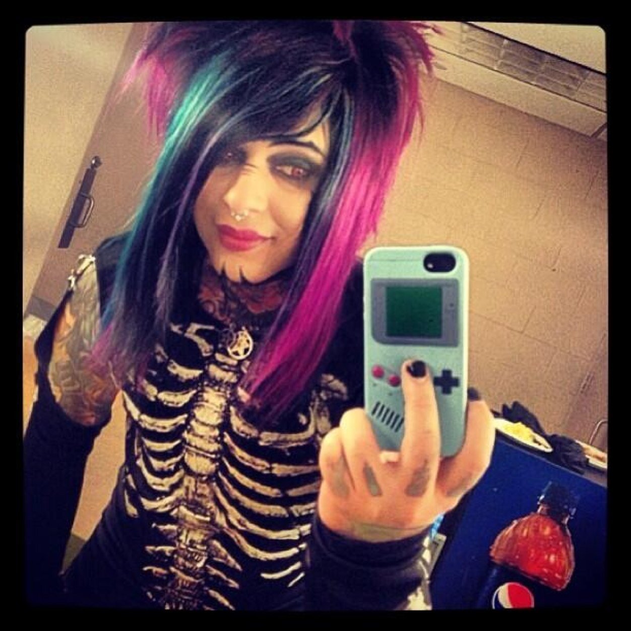 Hi. I'm Dahvie from BOTDF. Pleasure to meet you. |RP/Taken/Bi| P.S. Engaged to @JayyVonRPMonre