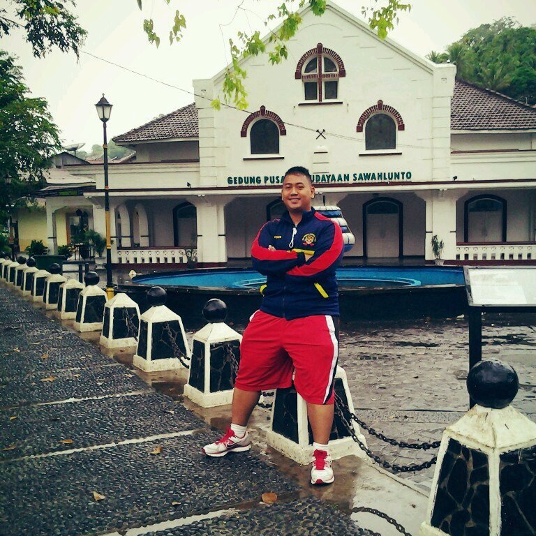 Comedian, Part time driver, Full time job seeker, All time sportsman and Tukang poles charter-an.