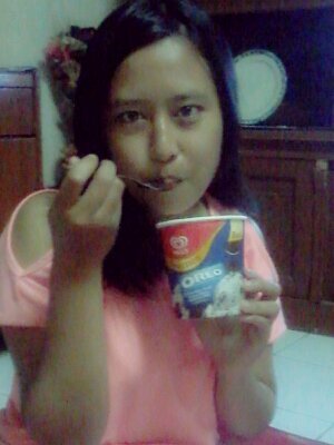 penyuka coffe, puding coklat, drama korea and kpop lovers :*