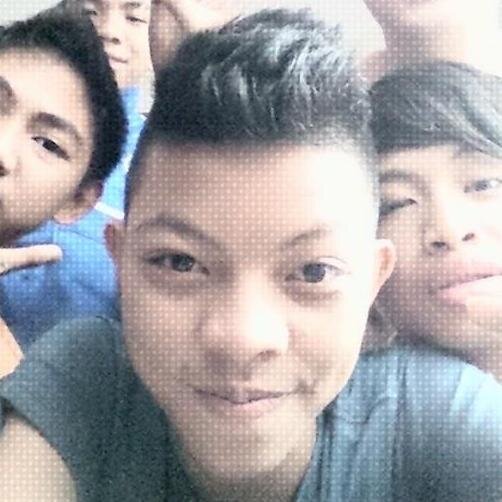 Olan Kawuwung | went to Smk Baramuli and Love Manchester United (y)