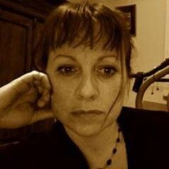 Keen photographer, marketer and creator that works in the Higher Education sector in Australia.