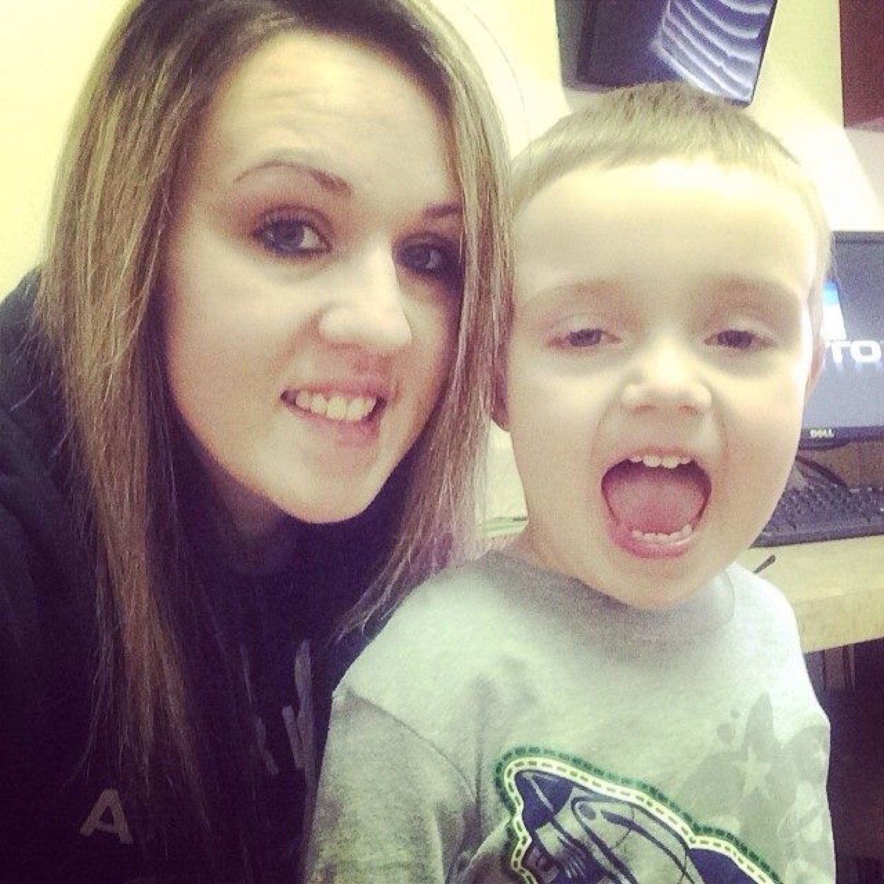 Just me :) I have a handsome little 3yr man name Konner Ray thats my world. :) life is pretty great right now :)