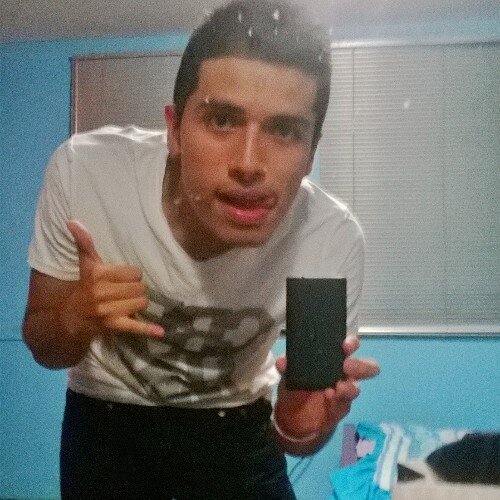 Estudiante de Contabilidad y Finanzas de la U.Lima. 
Apasionado del fútbol.
