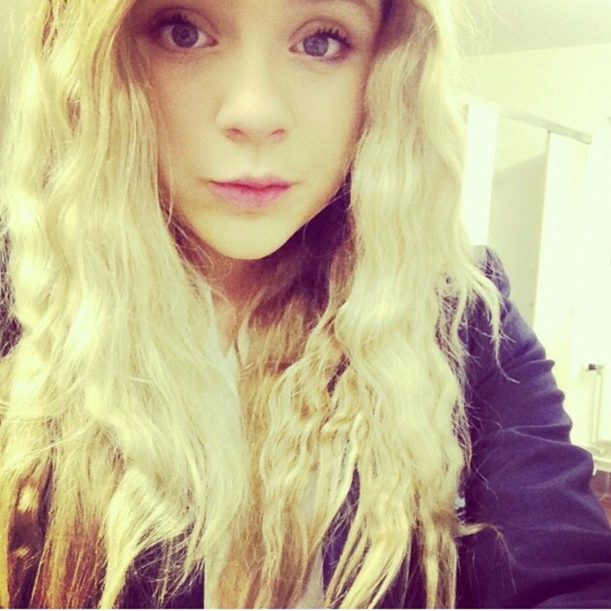 georgie2498's profile picture. i will follow you if you follow me3