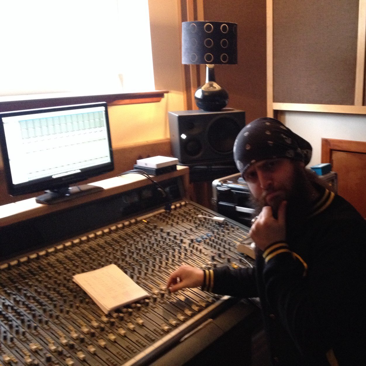 RollingDamned's profile picture. High octane Highland rock group! \m/