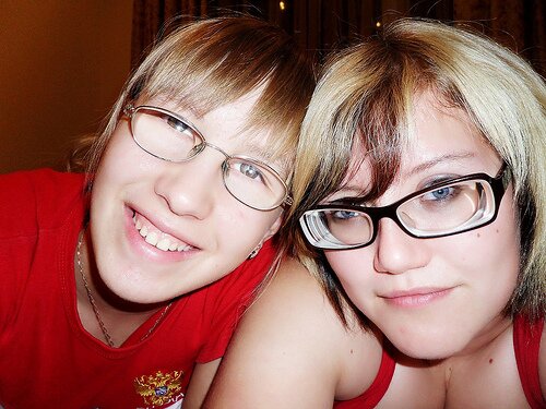 raraletitia257's profile picture. Si es tierna, carinosa, simpatica y encima se pone de puntitas para darte un beso, es la indicada.