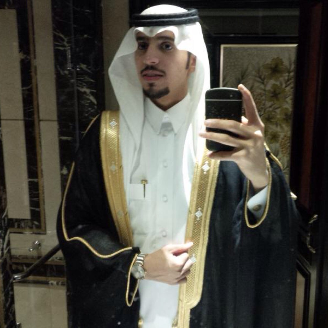 أستغفرالله الذي لا إله إلا هو الحي القيوم وأتوب إليه ..