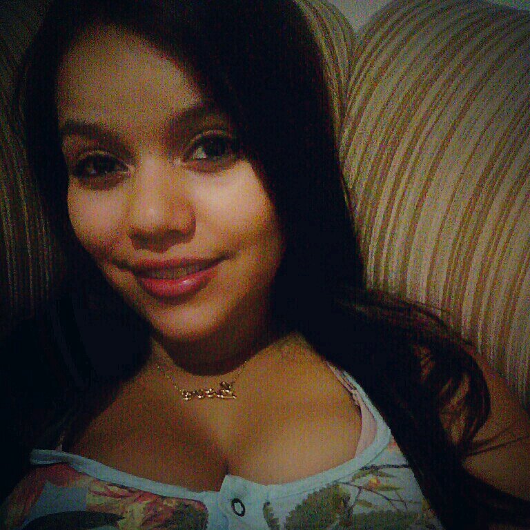 As nossas brigas não duram nem cinco minutos, nossos abraços poderiam ser eternos, distância nenhuma nos separará. Amo você!!! @paolazamian_