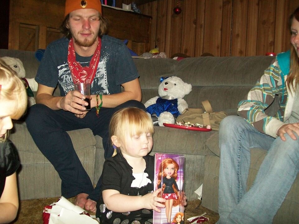 I love Jesus, my family, and good music :)