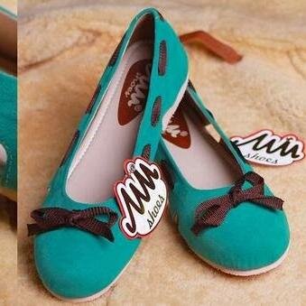Kami menjual semua sepatu MM shoes, Tweenie Shoes, Docmart, dan Flatshoes Murah Minat? Sms 087766137804 or Line: Nurhafizah_M (Instagram: Nurhafizahshop)