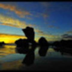 Kenton-on-Sea is a quaint coastal town situated between the Kariega and Bushmans Rivers along the Sunshine Coast.