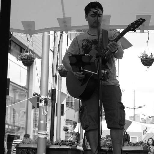 follow @liveloungeduo