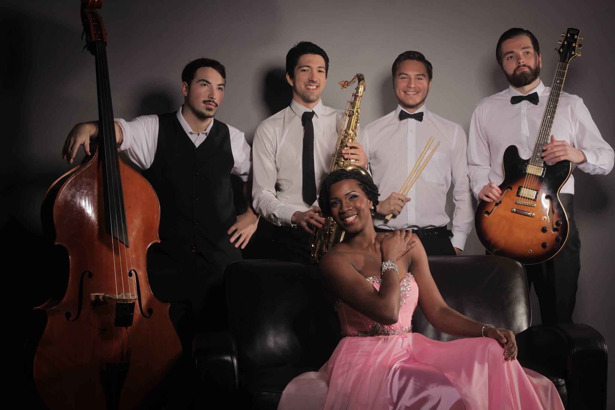 Dandy and Honey is an exquisite professional, Hollywood glam band based in the heart of London. 
The band is a 2 to 9 piece Line Up playing Jazz to Pop!
